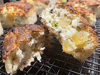 cocogingstashio_sourdough_scones